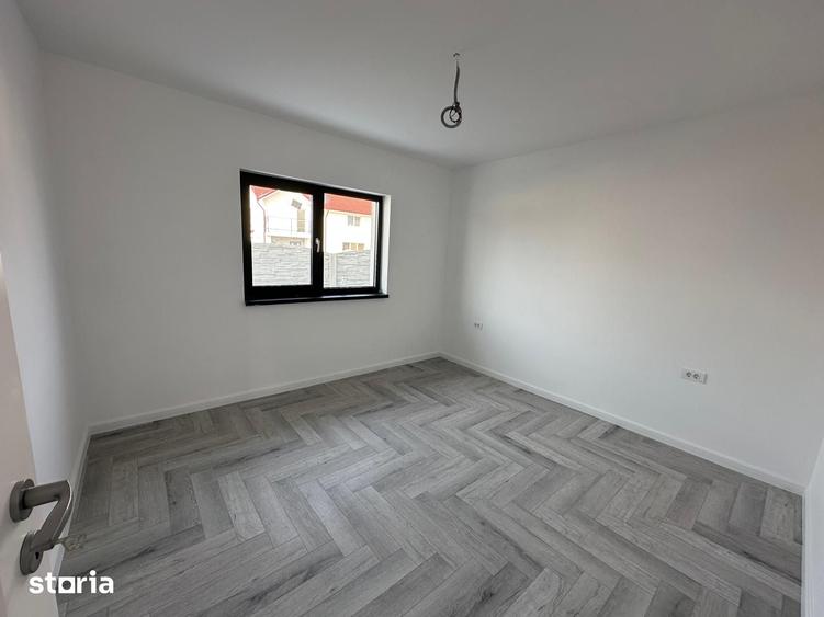 Casă cu 4 camere cu Teren 400 Mp în Clinceni