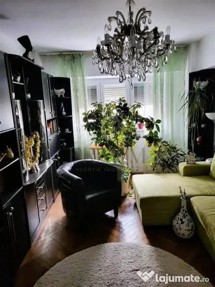 Apartament cu 4 camere decomandat în Simion Bărnuțiu