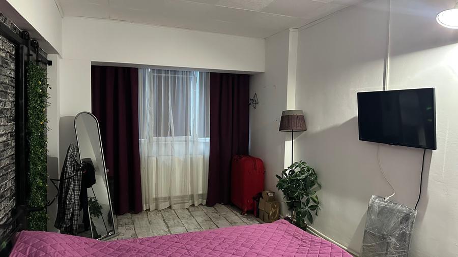 Apartament cu 3 camere decomandat în Sud