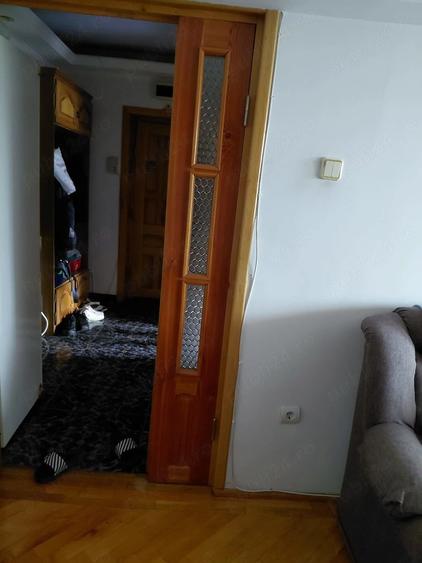 Apartament cu 3 camere decomandat în Buzaului