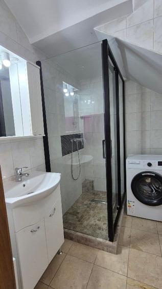 Duplex cu 5 camere cu Canalizare în Central