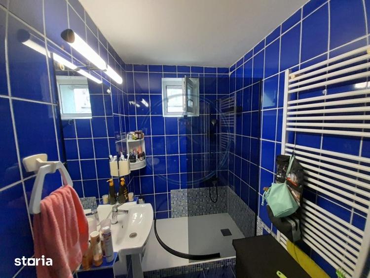 Apartament cu 3 camere semidecomandat, mobilat în Independenței