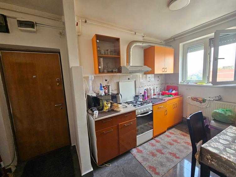 Apartament cu 2 camere semidecomandat în Complex Studențesc