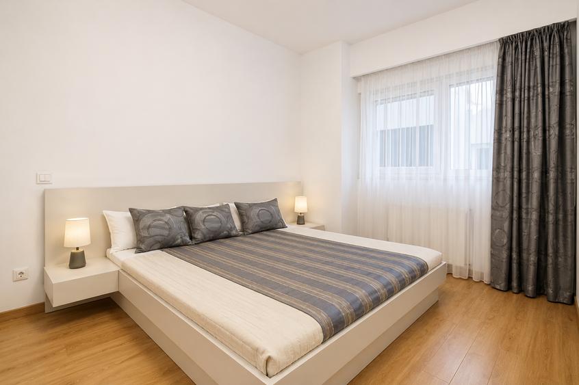 Apartament cu 4 camere decomandat, mobilat în Parcul Carol