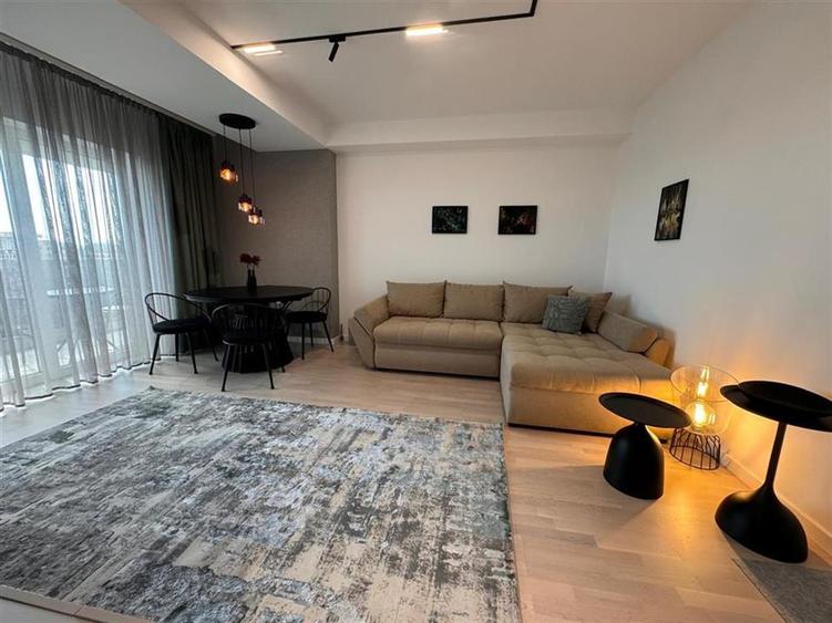 Apartament cu 2 camere decomandat, mobilat în P-ța Mihai Viteazu