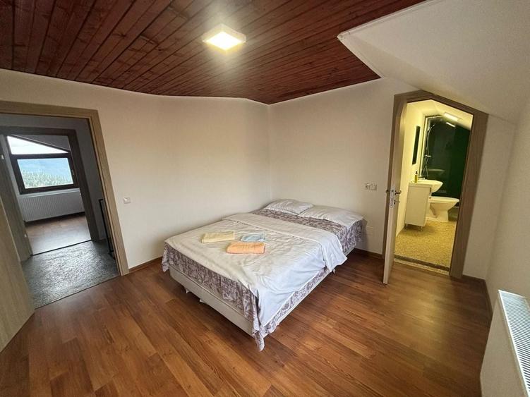 Casă individuală cu 13 camere cu Canalizare în Beliș