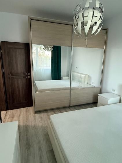 Apartament cu 3 camere decomandat, mobilat în Dumbrăvița