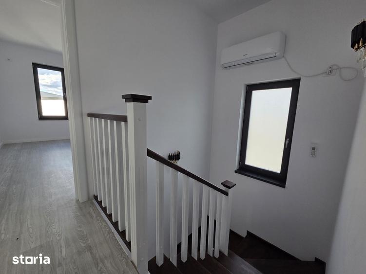Casă cu 4 camere cu Teren 300 Mp în Cornetu