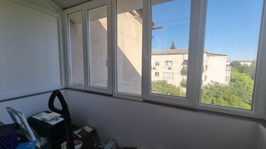 Apartament cu 2 camere decomandat în Micro 17