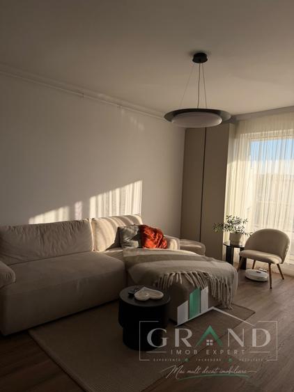 Apartament cu 2 camere semidecomandat, mobilat în Între Lacuri