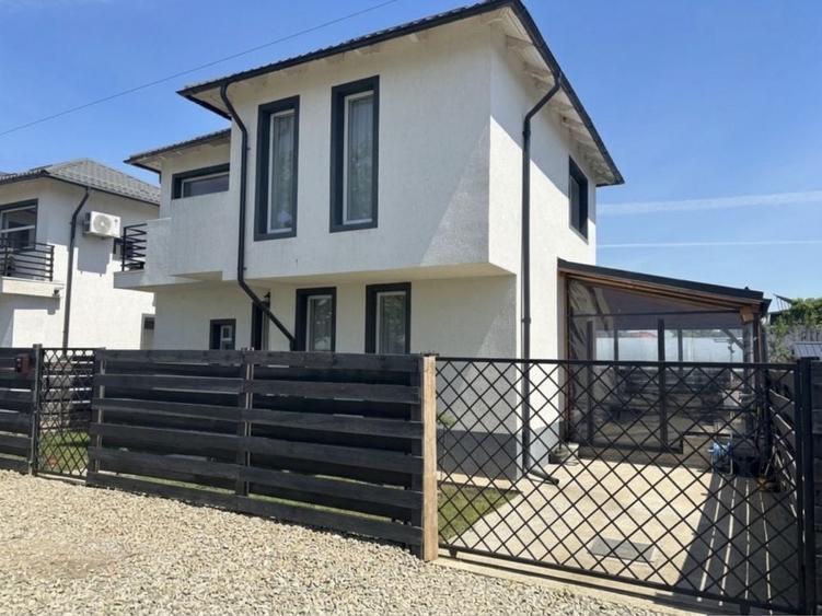 Casă cu 3 camere în Berceni