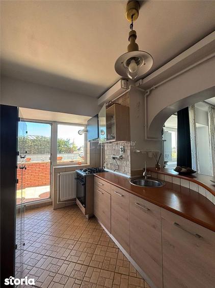 Apartament cu 3 camere, mobilat în Centrul Civic