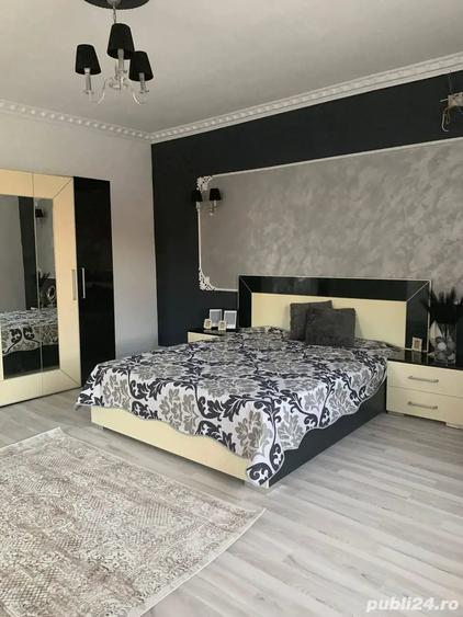 Casă cu 6 camere cu Teren 7700 Mp în Șanovița
