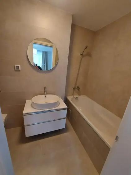 Apartament cu 3 camere decomandat, mobilat în Armeneasca
