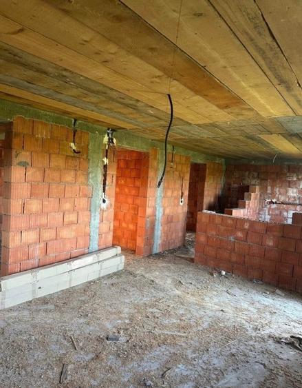 Casă individuală cu 2 camere cu Teren 1500 Mp în Șipet