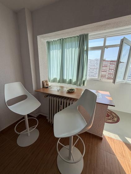Apartament cu 3 camere decomandat, mobilat în Alexandru Obregia