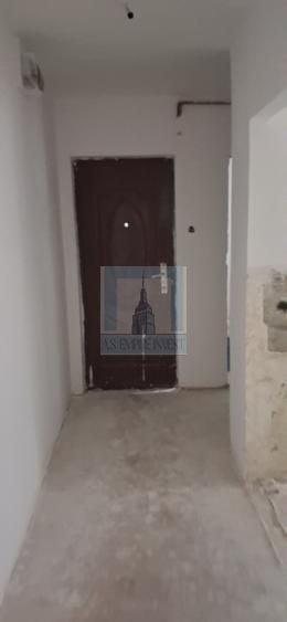 Apartament cu 3 camere semidecomandat în Astra