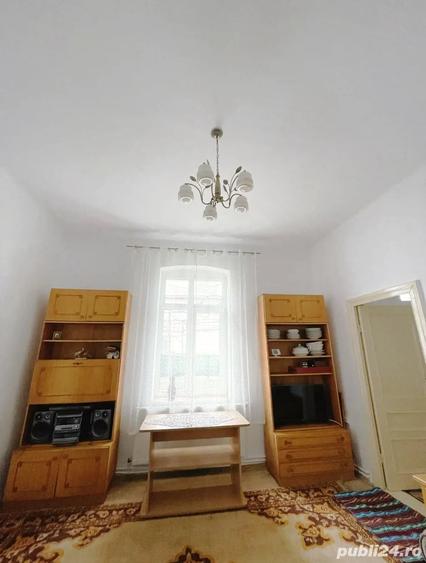 Casă cu 3 camere în Central