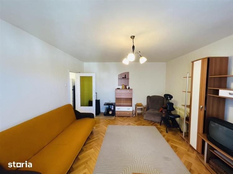 Apartament cu 3 camere decomandat în Terezian
