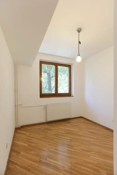 Apartament cu 2 camere semidecomandat în Barbu Văcărescu