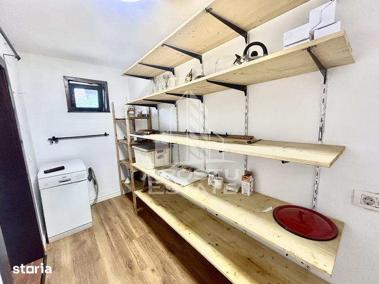 Casă cu 5 camere cu Teren 500 Mp în Sânmihaiu Român
