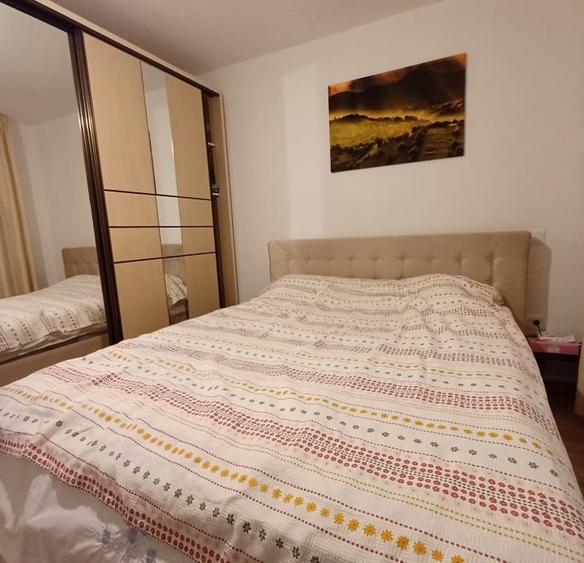 Apartament cu 2 camere decomandat în Podul de Fier