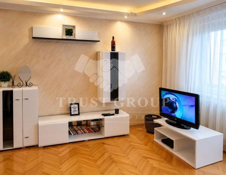 Apartament cu 2 camere semidecomandat, mobilat în Polonă