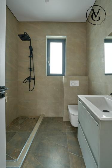 Casă individuală cu 4 camere cu Canalizare în Ovidiu