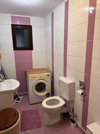 Apartament cu 3 camere decomandat în Exterior Vest