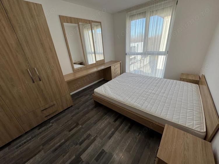 Apartament cu 4 camere semidecomandat în Dumbrăvița