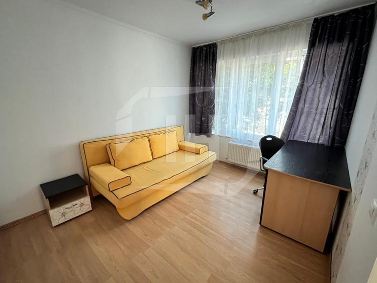 Apartament cu 3 camere decomandat, mobilat în Bună Ziua