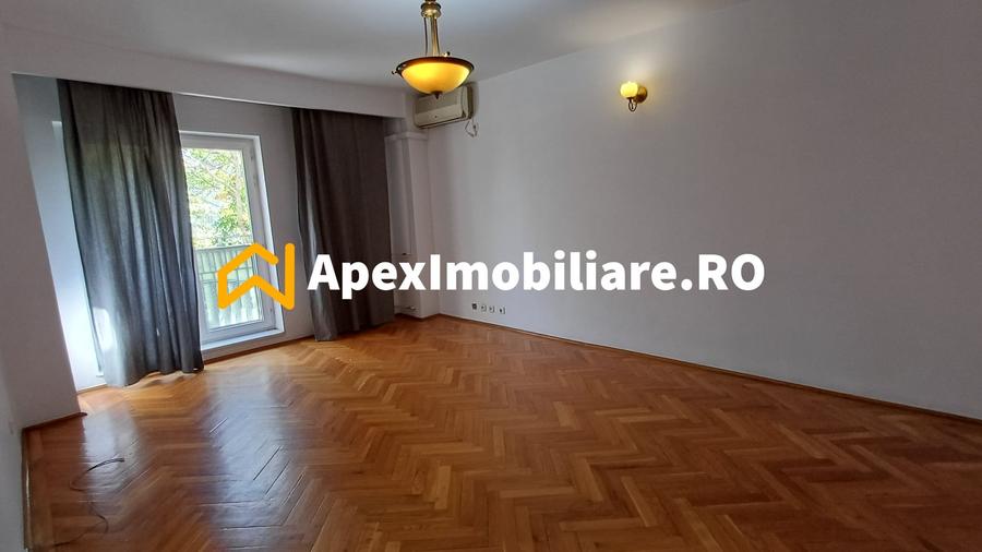 Apartament cu 4 camere decomandat în Unirii