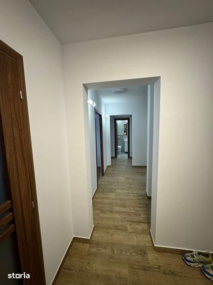 Apartament cu 3 camere decomandat în Podu Roș