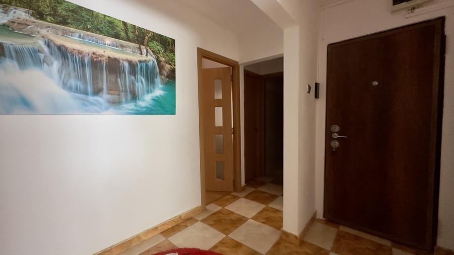 Apartament cu 4 camere decomandat, mobilat în CET