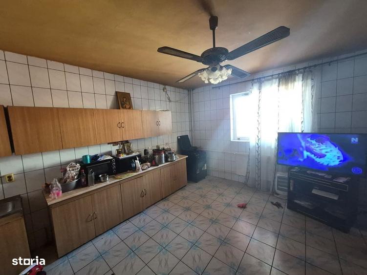 Casă cu 4 camere cu Teren 250 Mp în Colentina