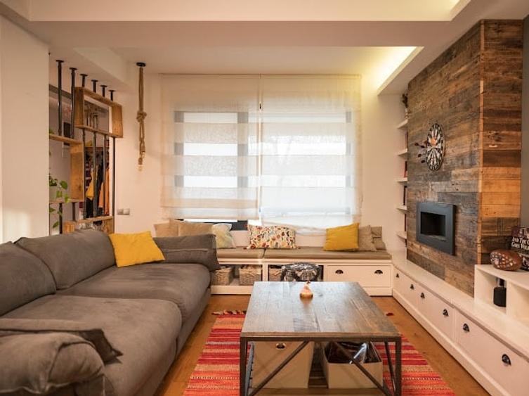 Apartament cu 4 camere decomandat în Băneasa