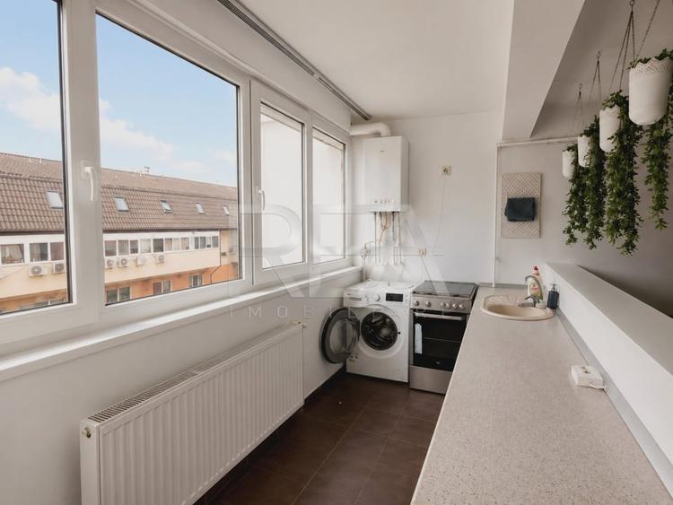 Apartament cu 3 camere decomandat, mobilat în Titan