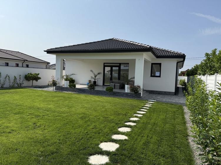 Casă cu 3 camere cu Teren 670 Mp în Exterior Vest
