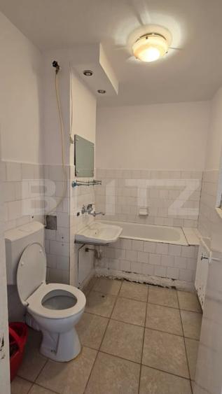 Apartament cu 3 camere decomandat în Micro 17