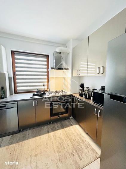 Apartament cu 3 camere semidecomandat, mobilat în Aradului
