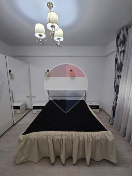 Apartament cu 2 camere decomandat, mobilat în Central