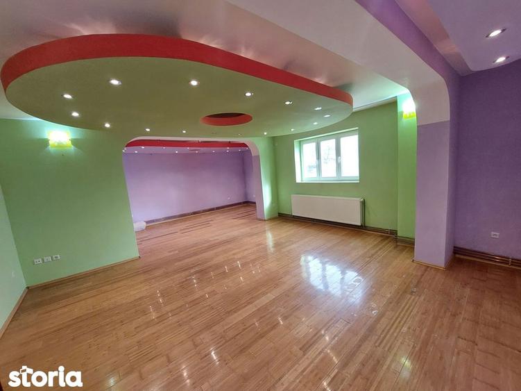 Casă cu 5 camere cu Teren 361 Mp în Micro 5