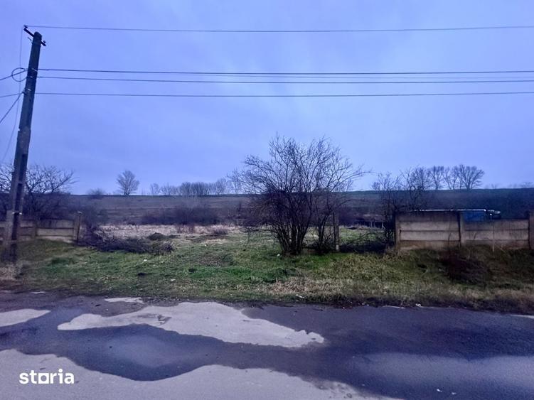 Teren de 2141 mp, în Vest