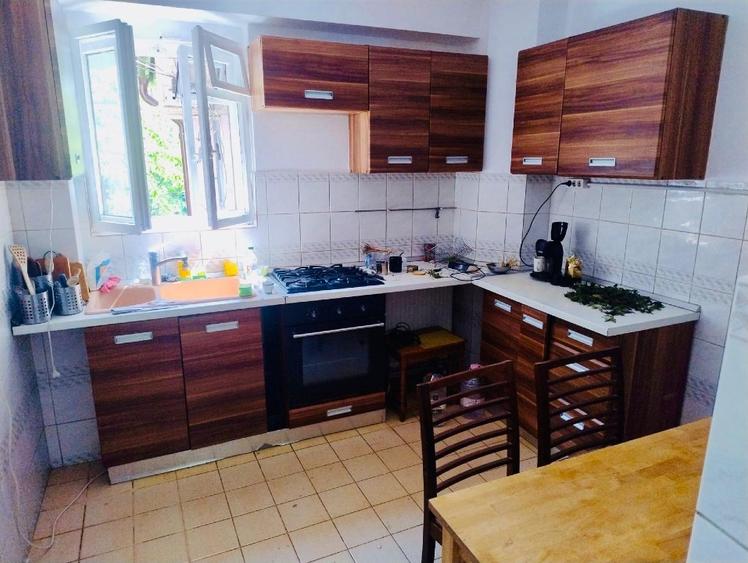 Casă cu 5 camere cu Canalizare în Domenii