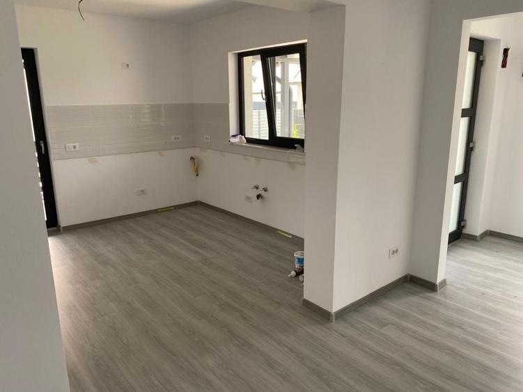 Casă cu 3 camere în Hemeiuș