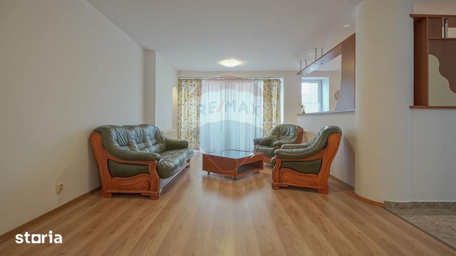 Apartament cu 3 camere decomandat în Bartolomeu
