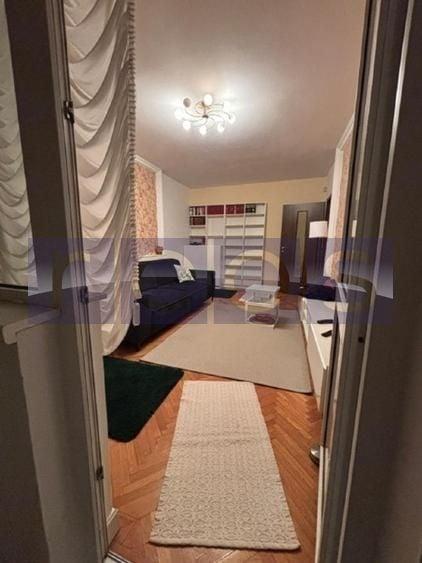 Apartament cu 3 camere decomandat, mobilat în Tineretului
