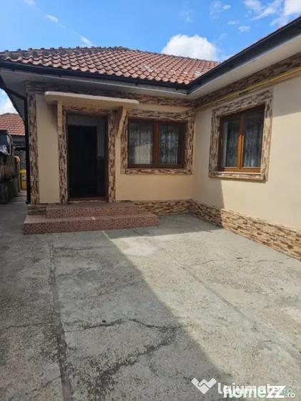 Casă cu 3 camere cu Teren 181 Mp în Brătianu