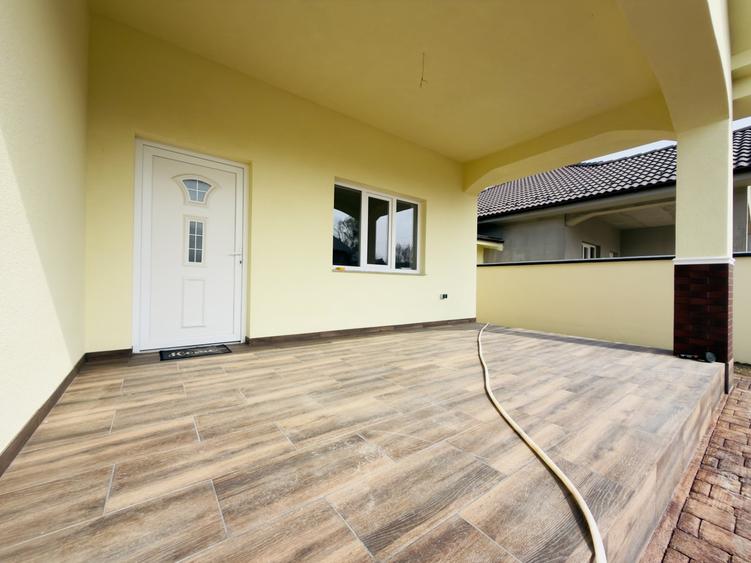 Duplex cu 3 camere cu Canalizare în Beregsău Mare
