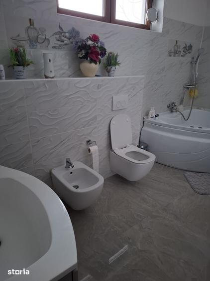 Casă cu 7 camere cu Teren 516 Mp în Cumpăna